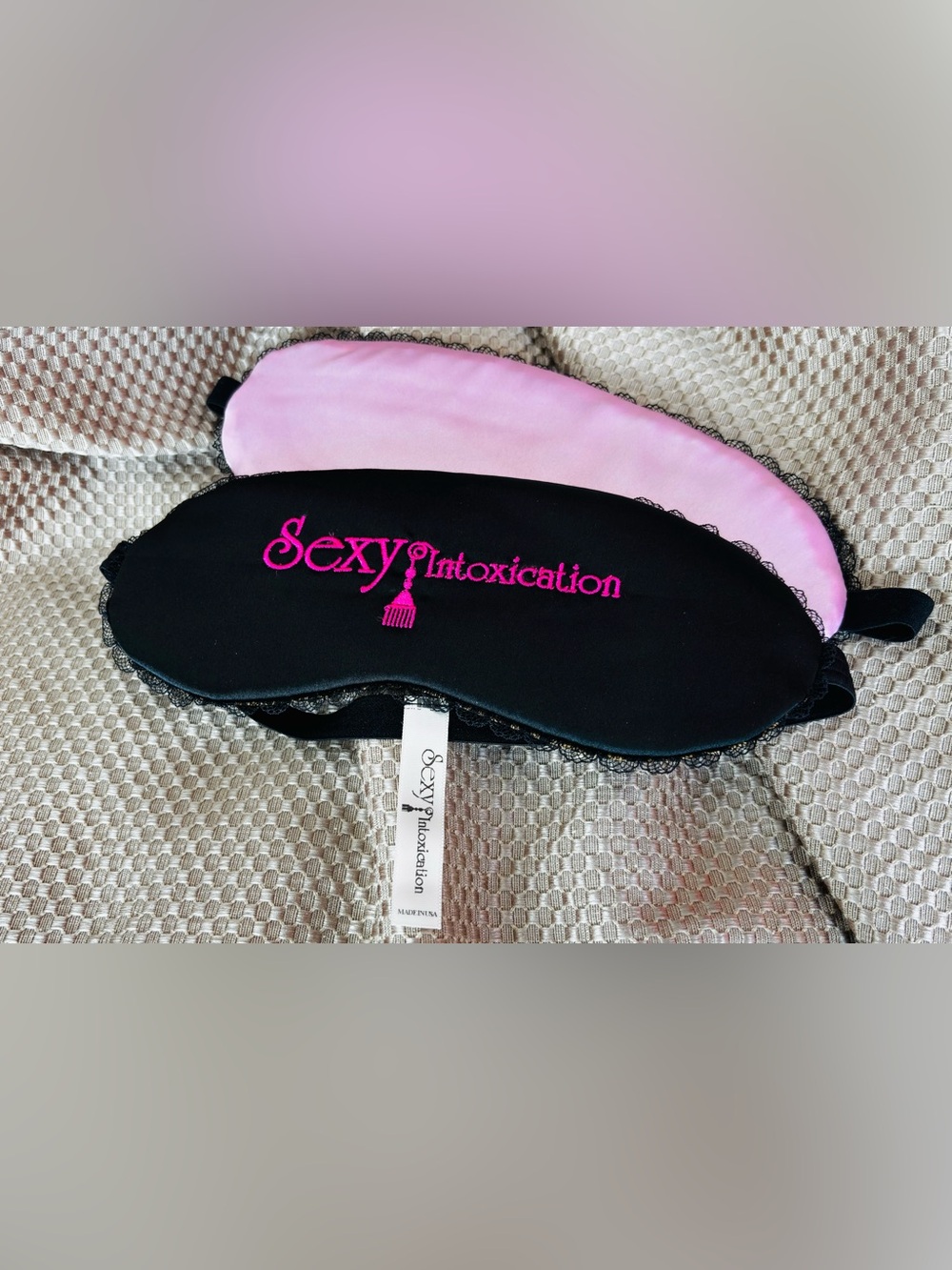 NWOT - REVERSIBLE- SEXY INTOXICATION Black & Pink Satin Sleep Mask